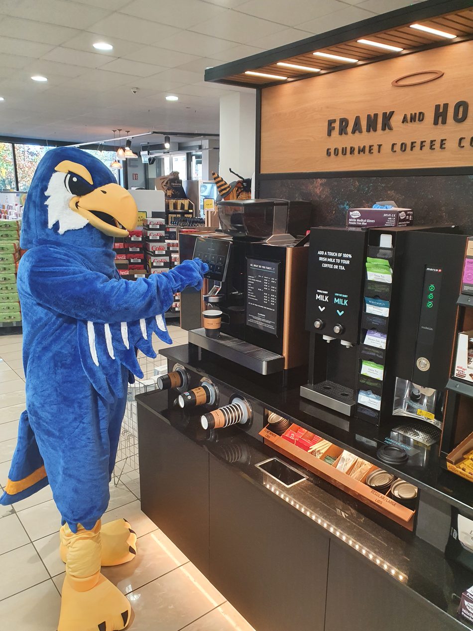 Ernie stops for a coffee